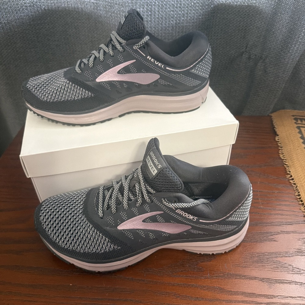 Brooks Revel Running Shoes Women's Size 8M Grey/Ebony/Rose Gold Accents Low Top
